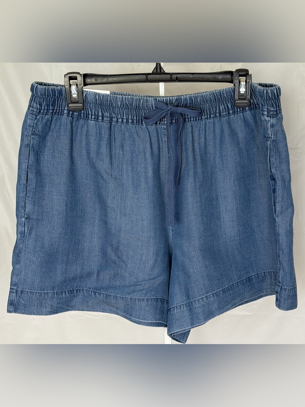 Hilary Radley Tencel Pull On Shorts Blue Large Pockets NWT